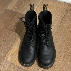 Dr. Martens -classic boot. Black. Big Girl Size 6 (or women 7, I think).Side zip